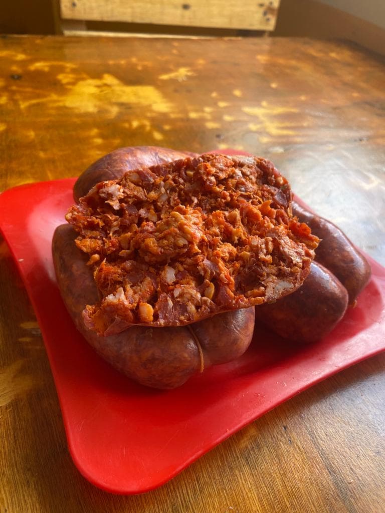 Chorizo Rojo Almendrado con Piñones