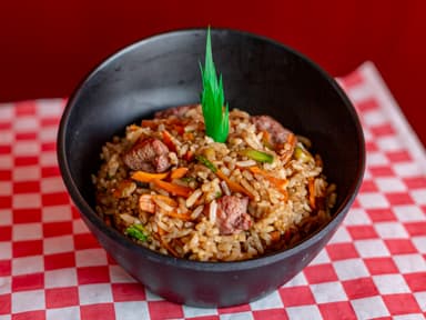 Yakimeshi de arrachera