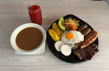 Bandeja paisa completa