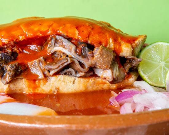 Combo Pareja: 2 Tortas Ahogadas + 2 Aguas Frescas