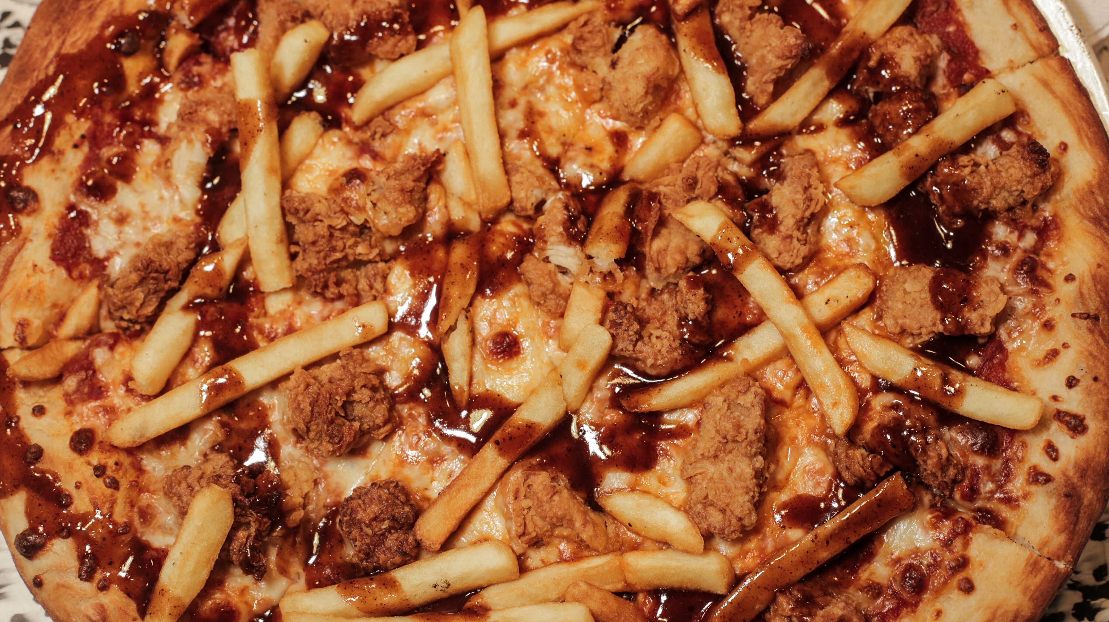 Pizza Pollo BBQ con Papas