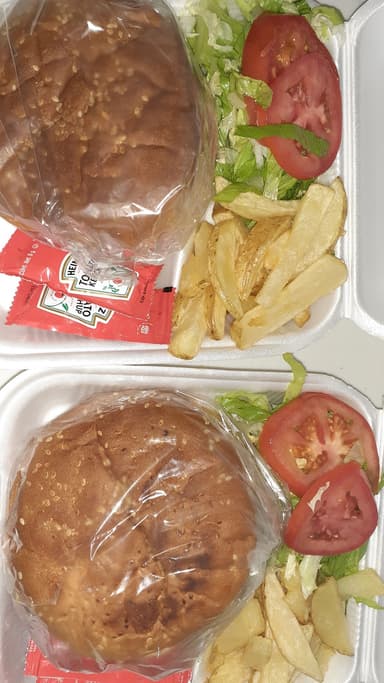 Hamburguesa de Pollo a la Plancha Doble con papas