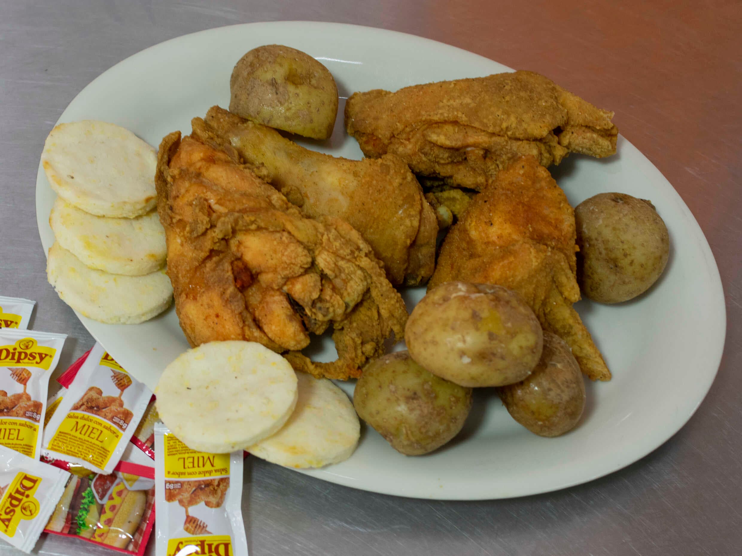 Pollo King Kong apanado .
