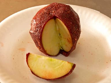 Manzana con chile y tamarindo