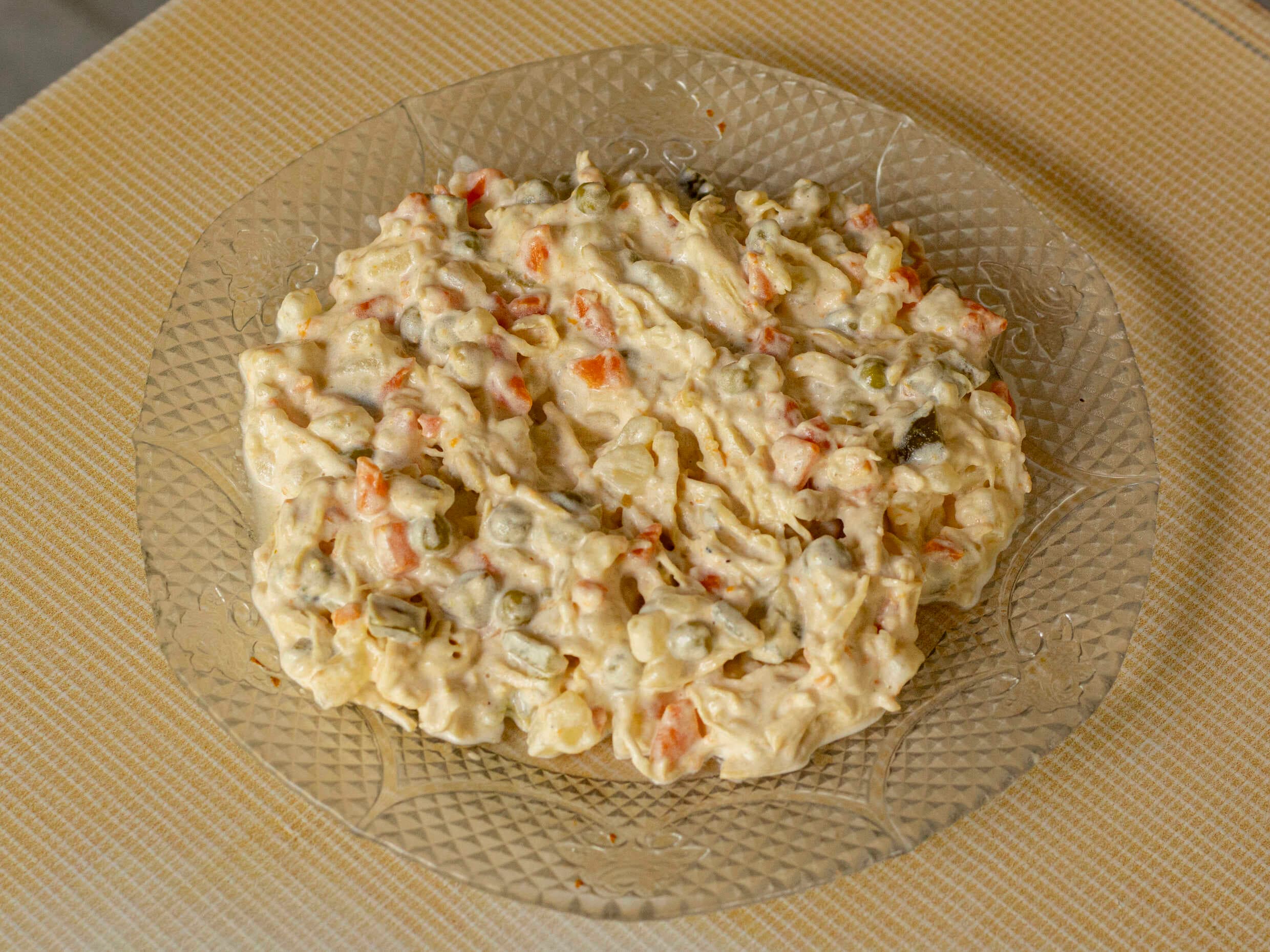 Ensalada rusa de pollo