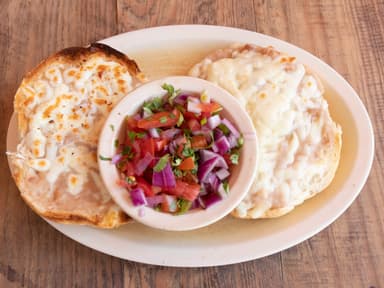 Molletes Frijol & Queso