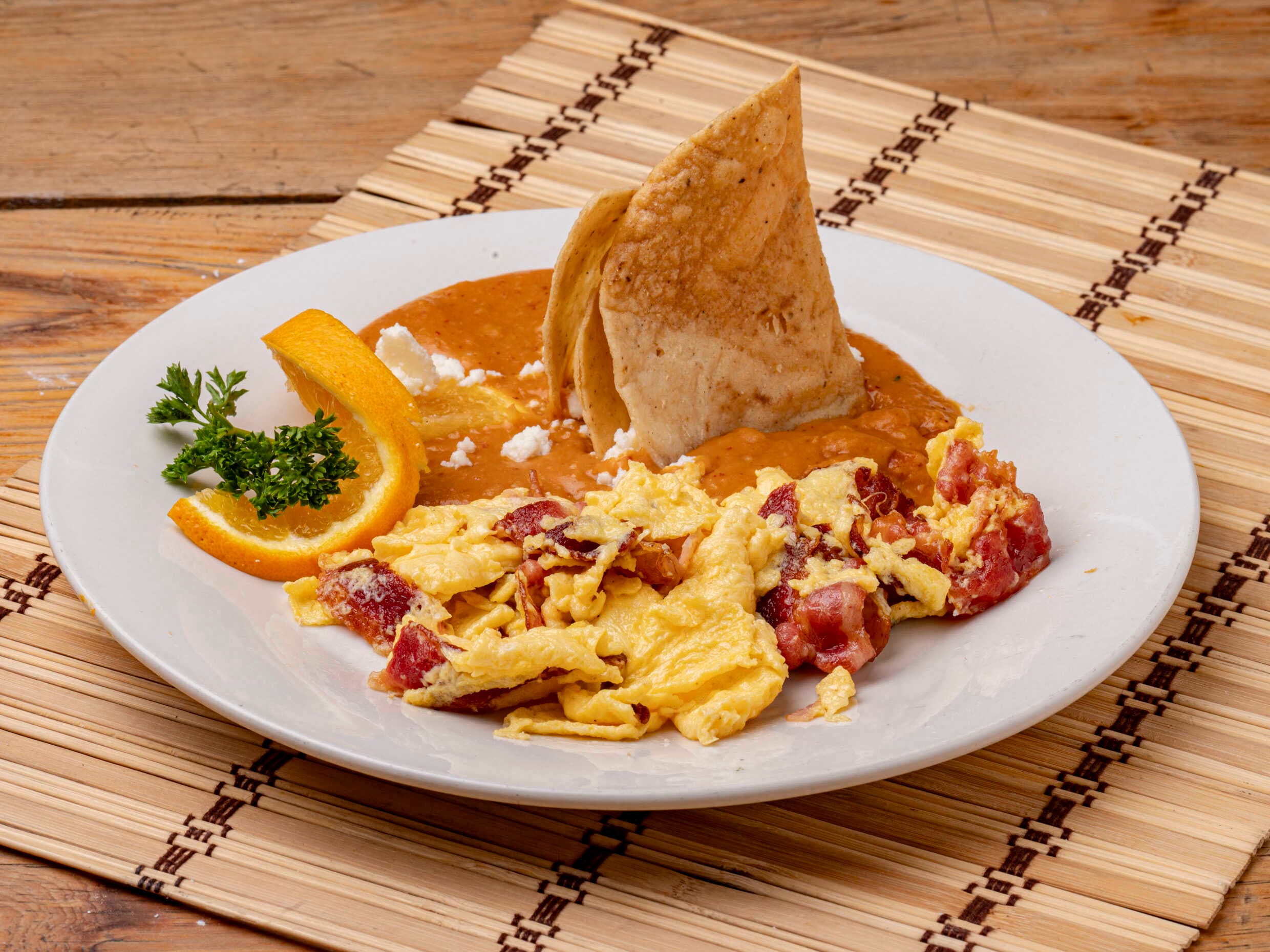 Huevos con Tocino
