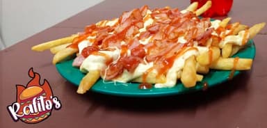 Papas con Queso Manchego, Tocino y Piña
