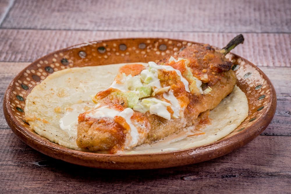 CHILE RELLENO + 1 AGUA FRESCA