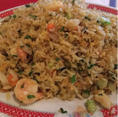 29. Arroz Frito con Camarones