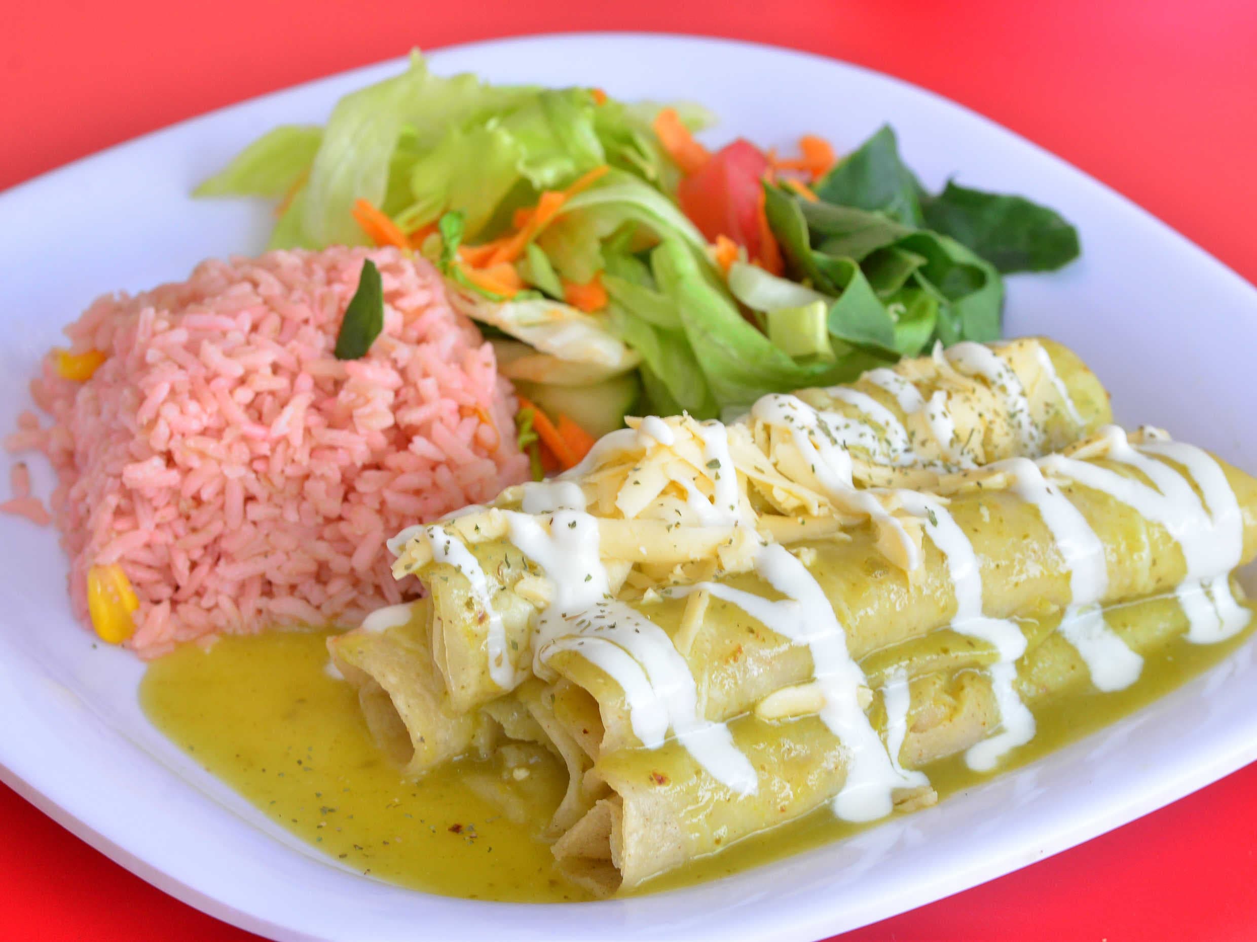 Enchiladas Verdes de Pollo