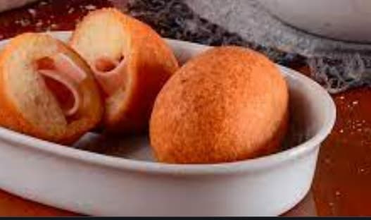 Buñuelo Relleno de Jamón y Queso.