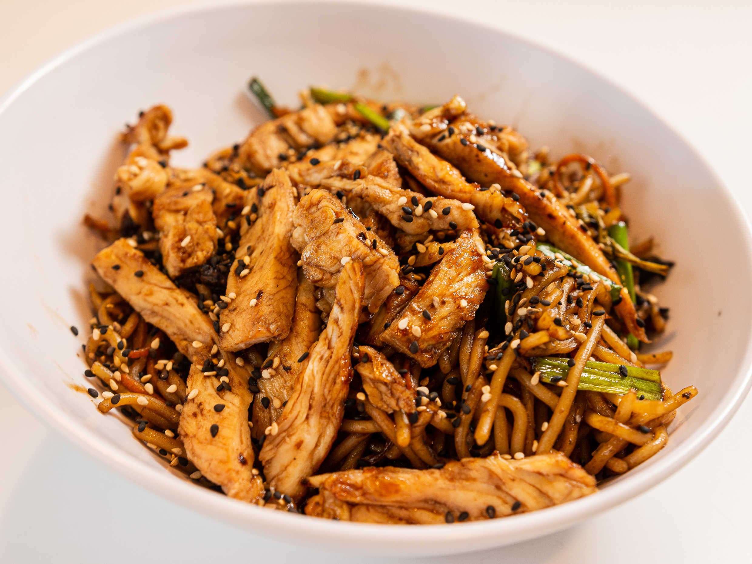 Yakiudon con Pollo