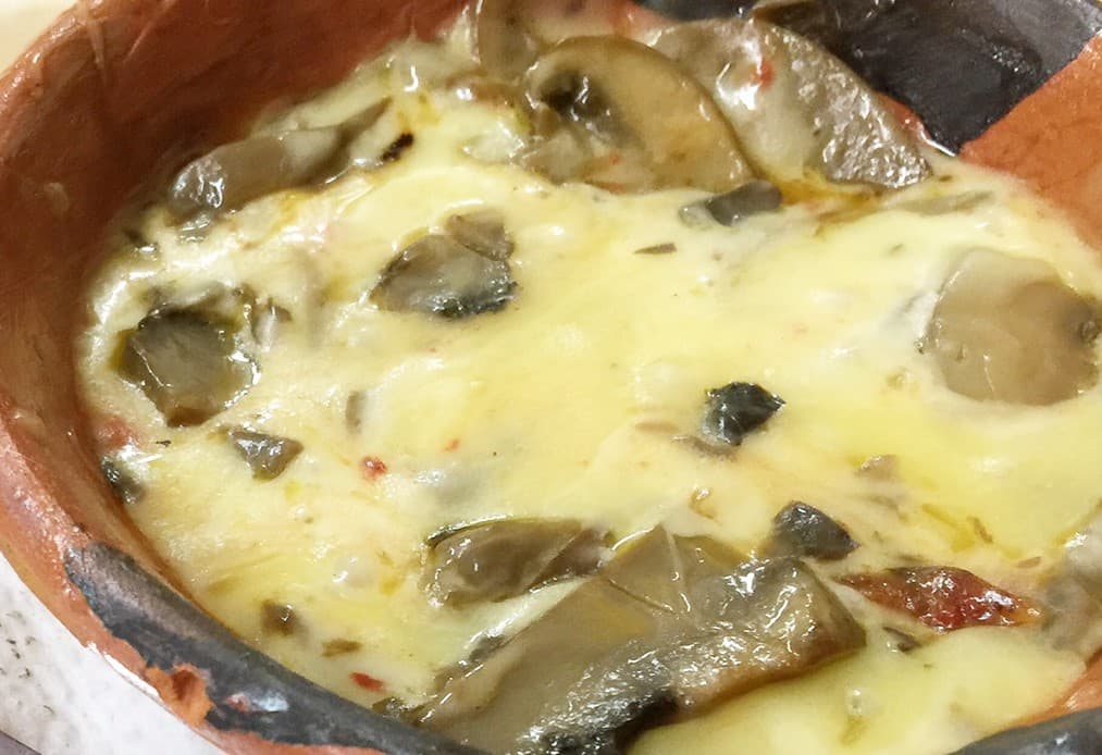 Queso con Chamapiñones