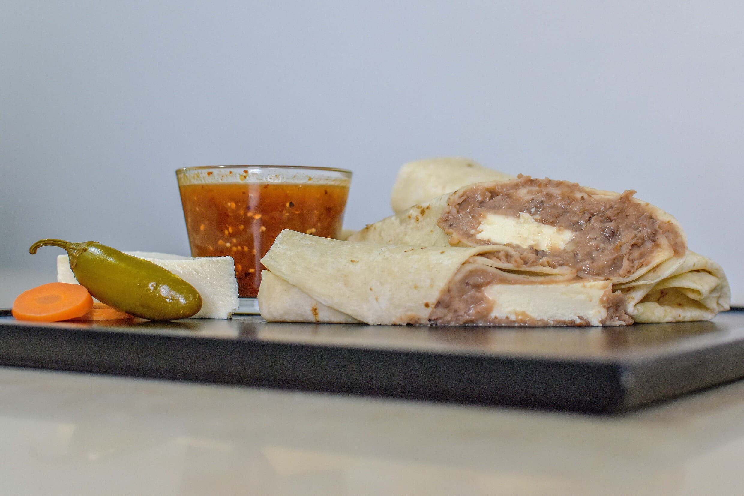 Burrito de Frijoles con Queso Fresco