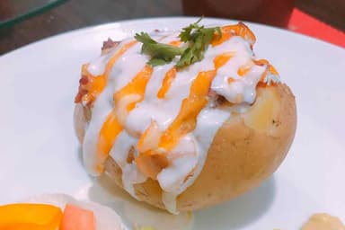 Papa Rellena con Bistec y Queso