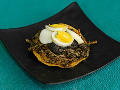 Tostada Relleno Negro