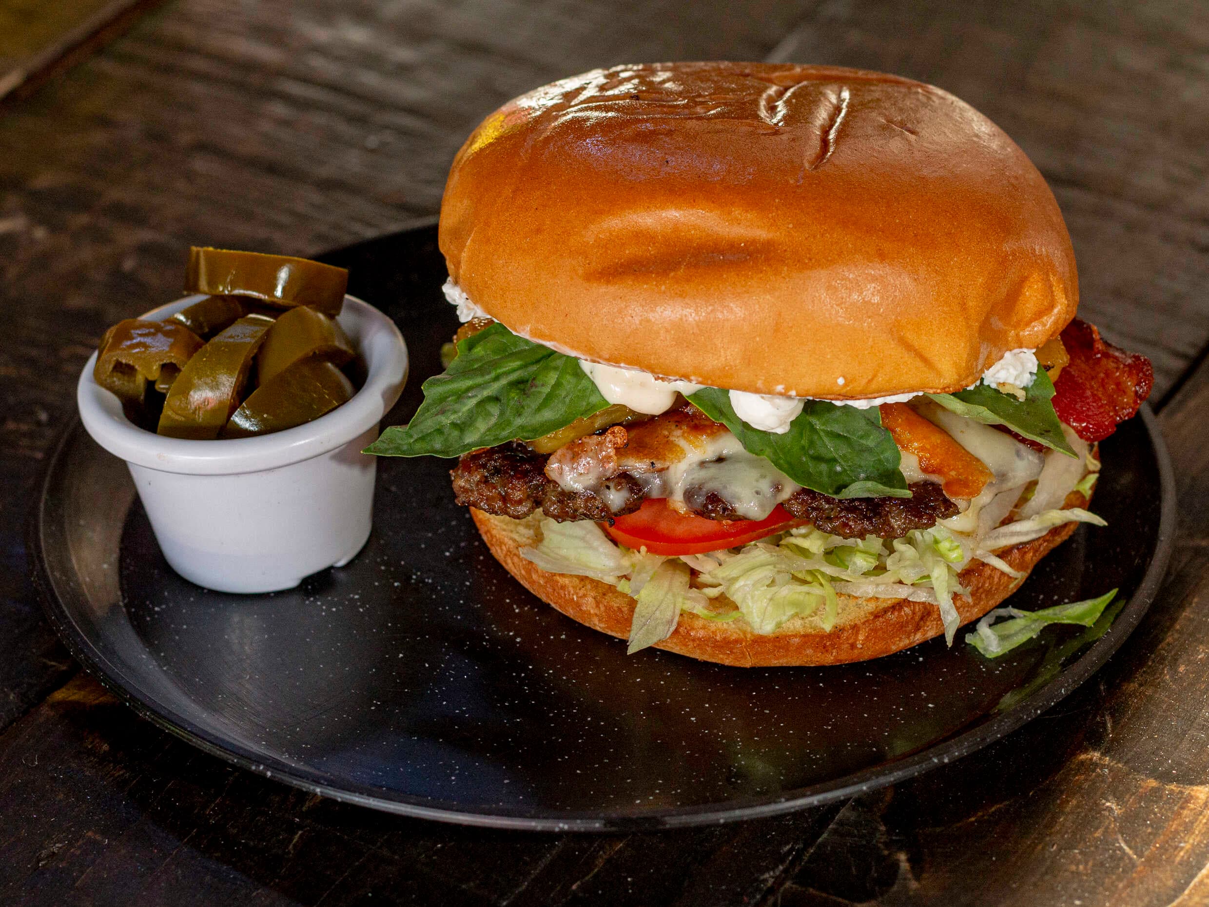 Tropical Burger ¡Nueva! con papas