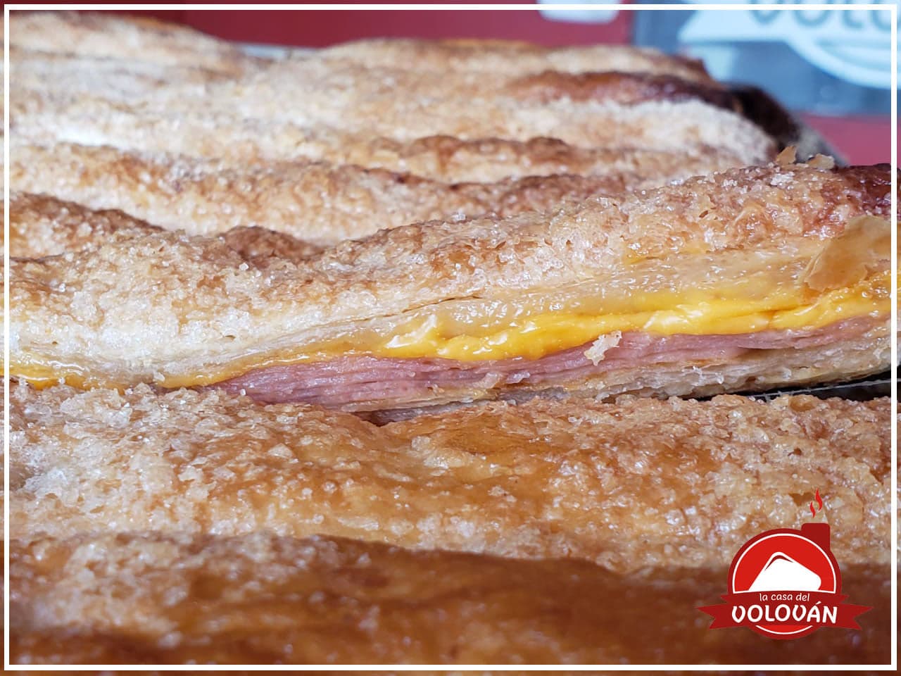 Hojaldra de Jamón con Queso