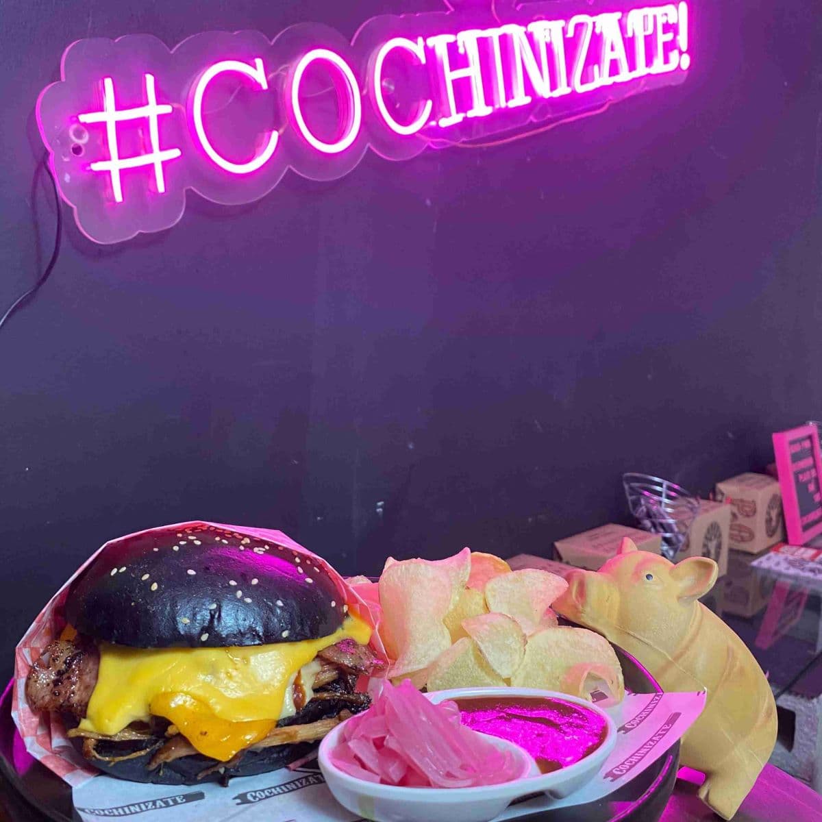 Sándwich Bogo Black Cheese BBQ