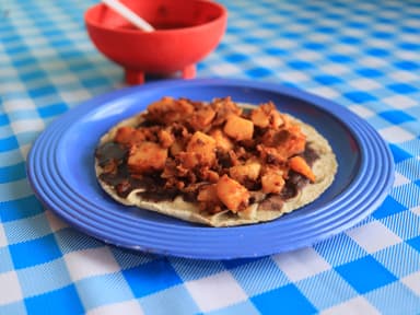 Memela de Papas con Chorizo