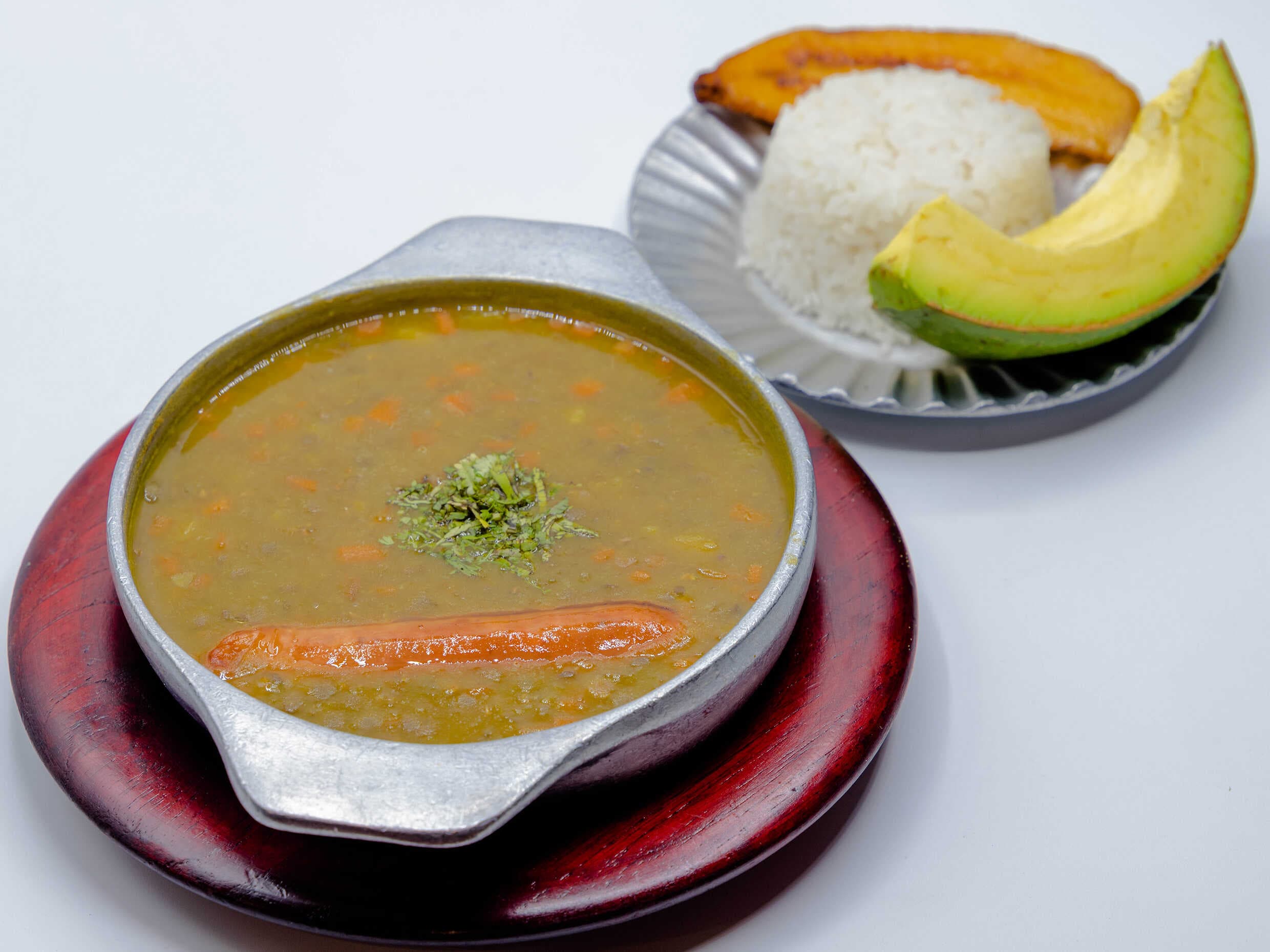 Sopa de Lentejas con Carne y Chorizo