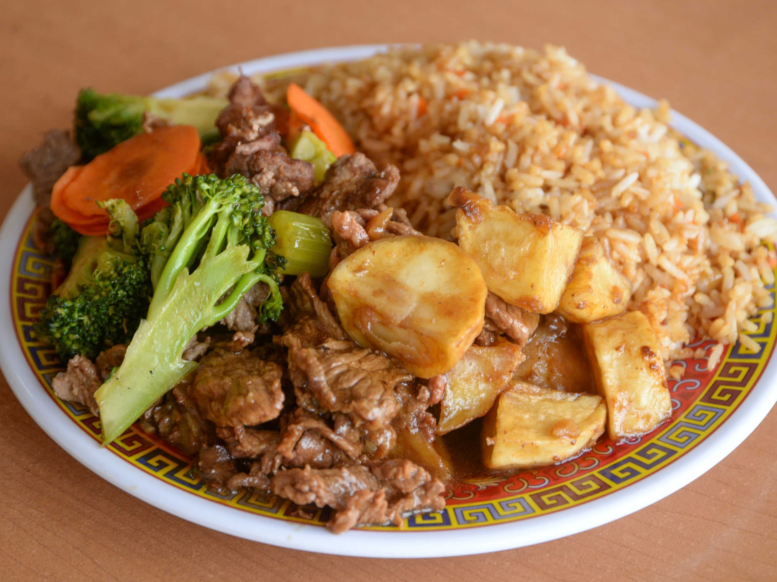2 Guisado con Arroz o Pasta.
