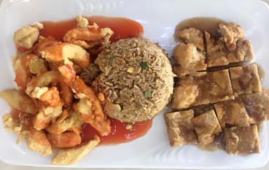 Pollo Chijaukay más Pollo Tipakay y Chaufa