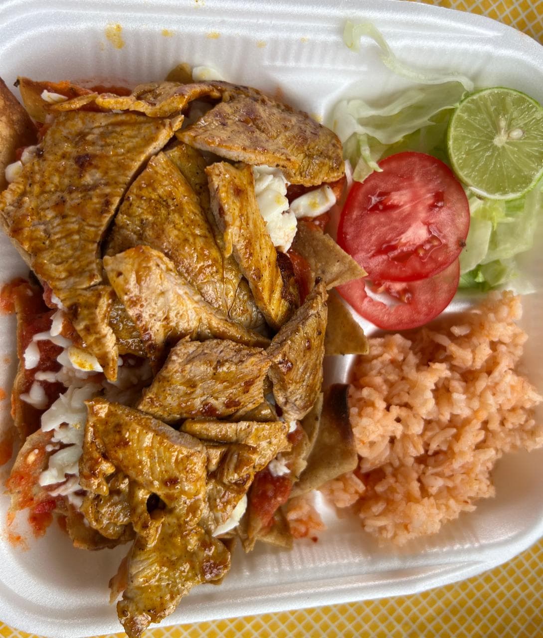 Chilaqules Con Bistec de Cerdo