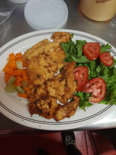 Pechuga Empanizada + bebida Basics