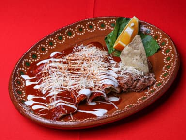 Enchiladas Rojas de Pollo