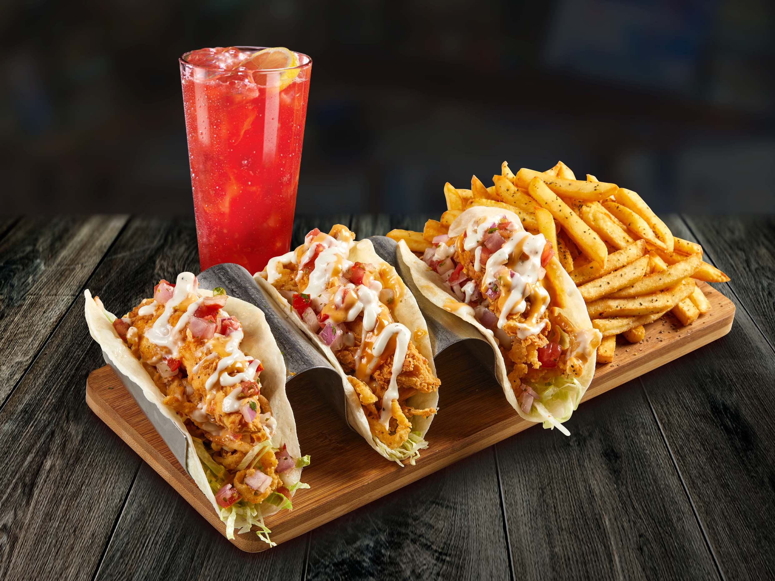 Crispy Chicken Tacos  y Bebida