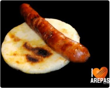 Arepa con chorizo