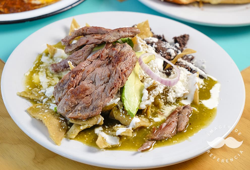 Chilaquiles Verdes con Carne