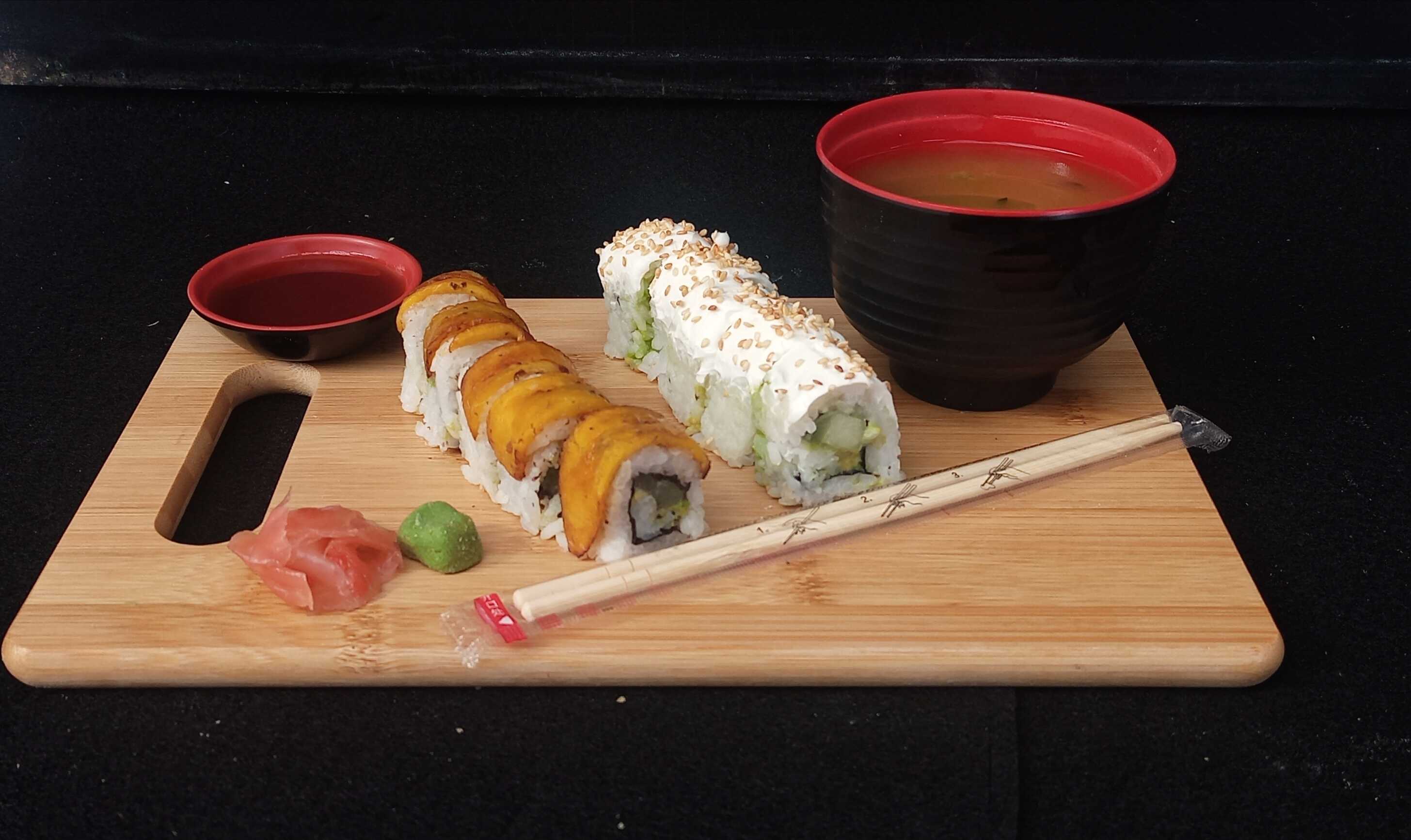 Hitori (10 Piezas + Sopa Miso)