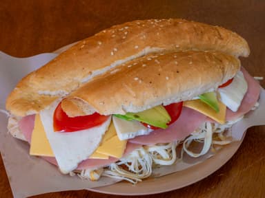 TORTA DE TRES QUESOS