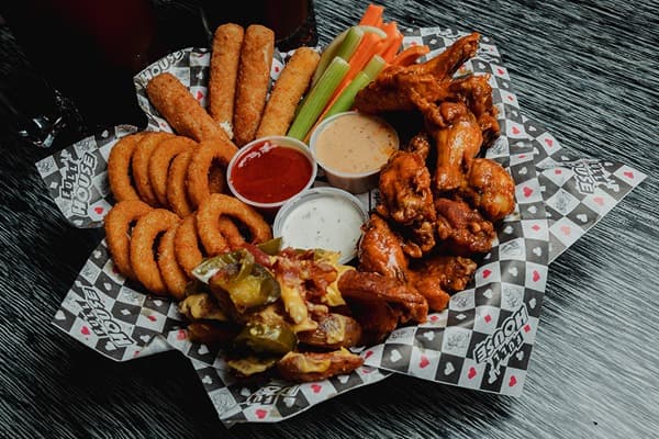 Charola Poker Sampler