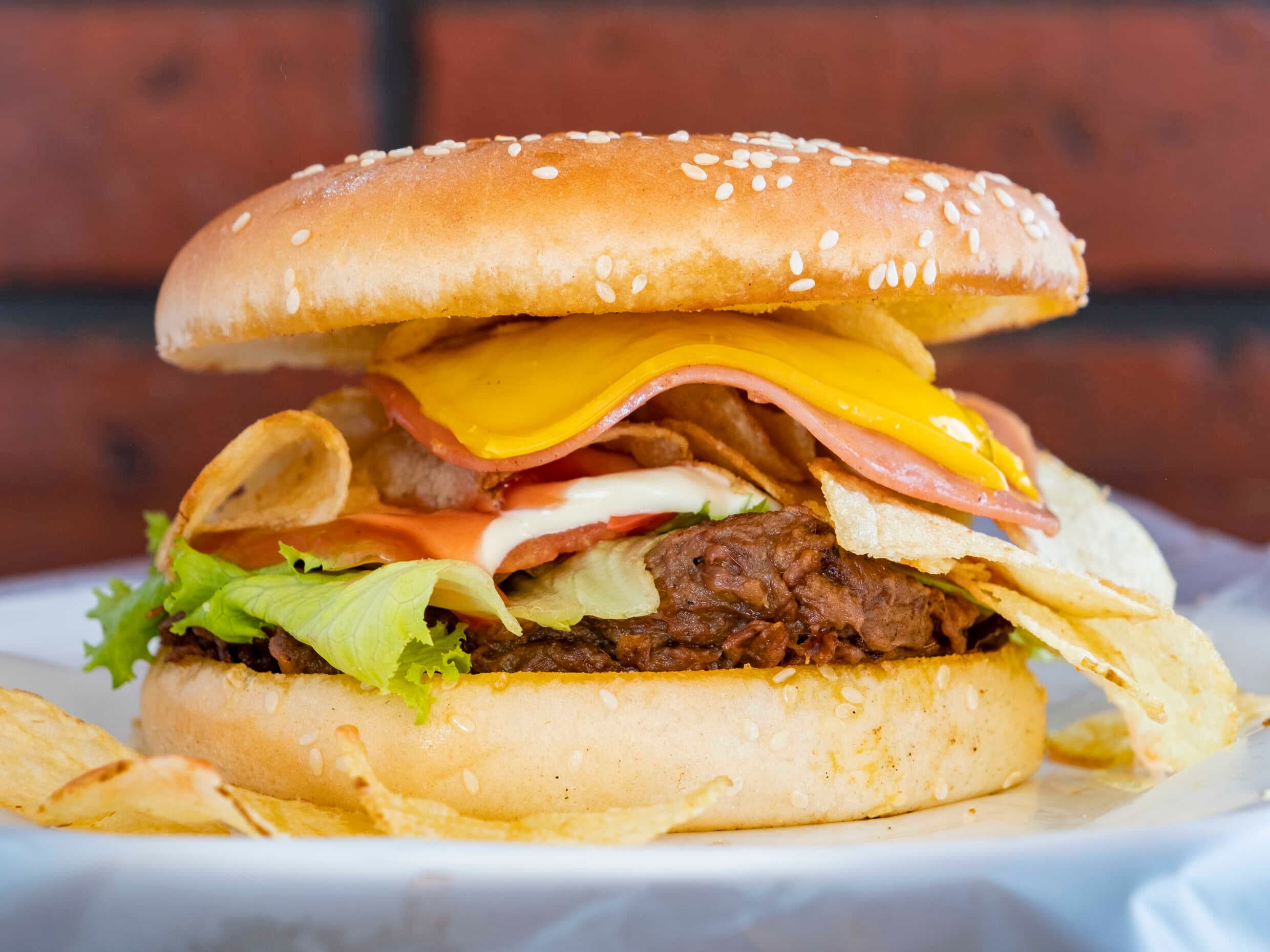 Hamburguesa Mechada