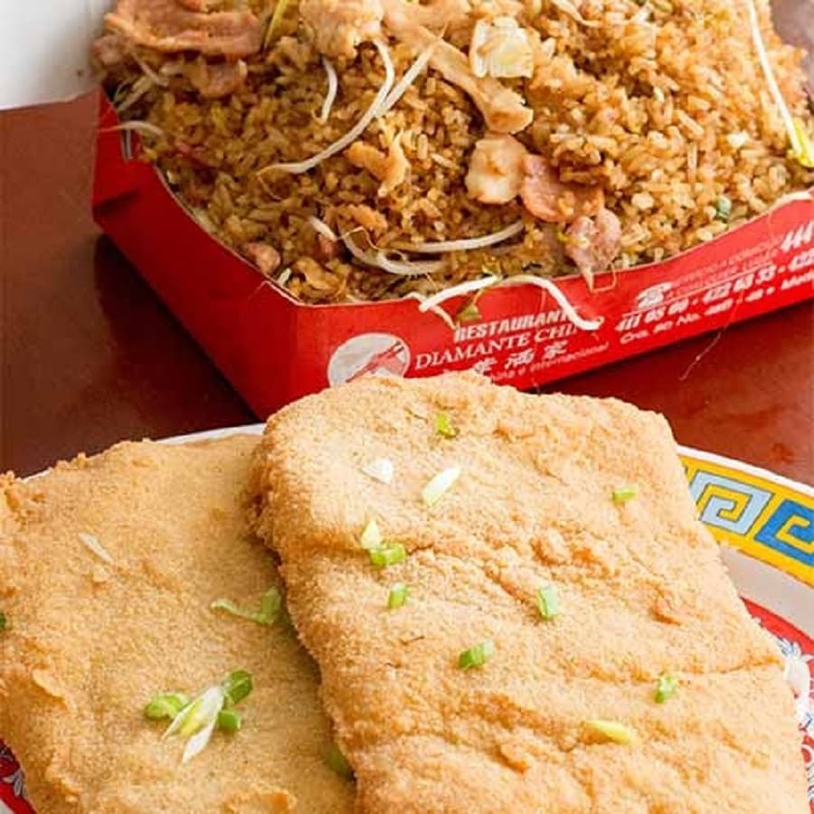Caja grande de Arroz + 2 Chuletas de cerdo