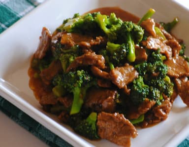Beef with Brócoli con arroz GRATIS