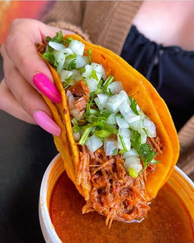 Taco Blanditos de Birria