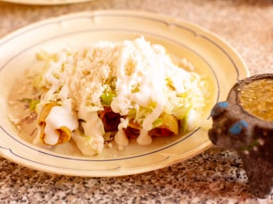 Tacos Dorados De Pollo