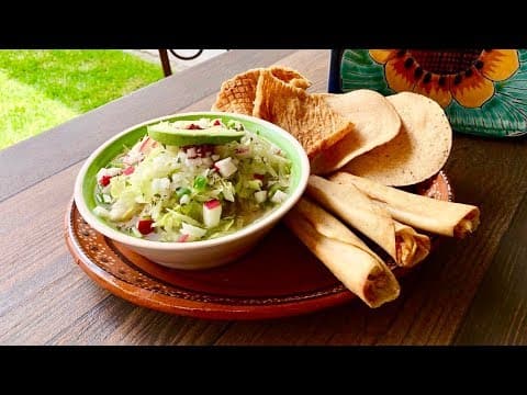 Combo Pozole Mediano + 5 Tacos Surtidos