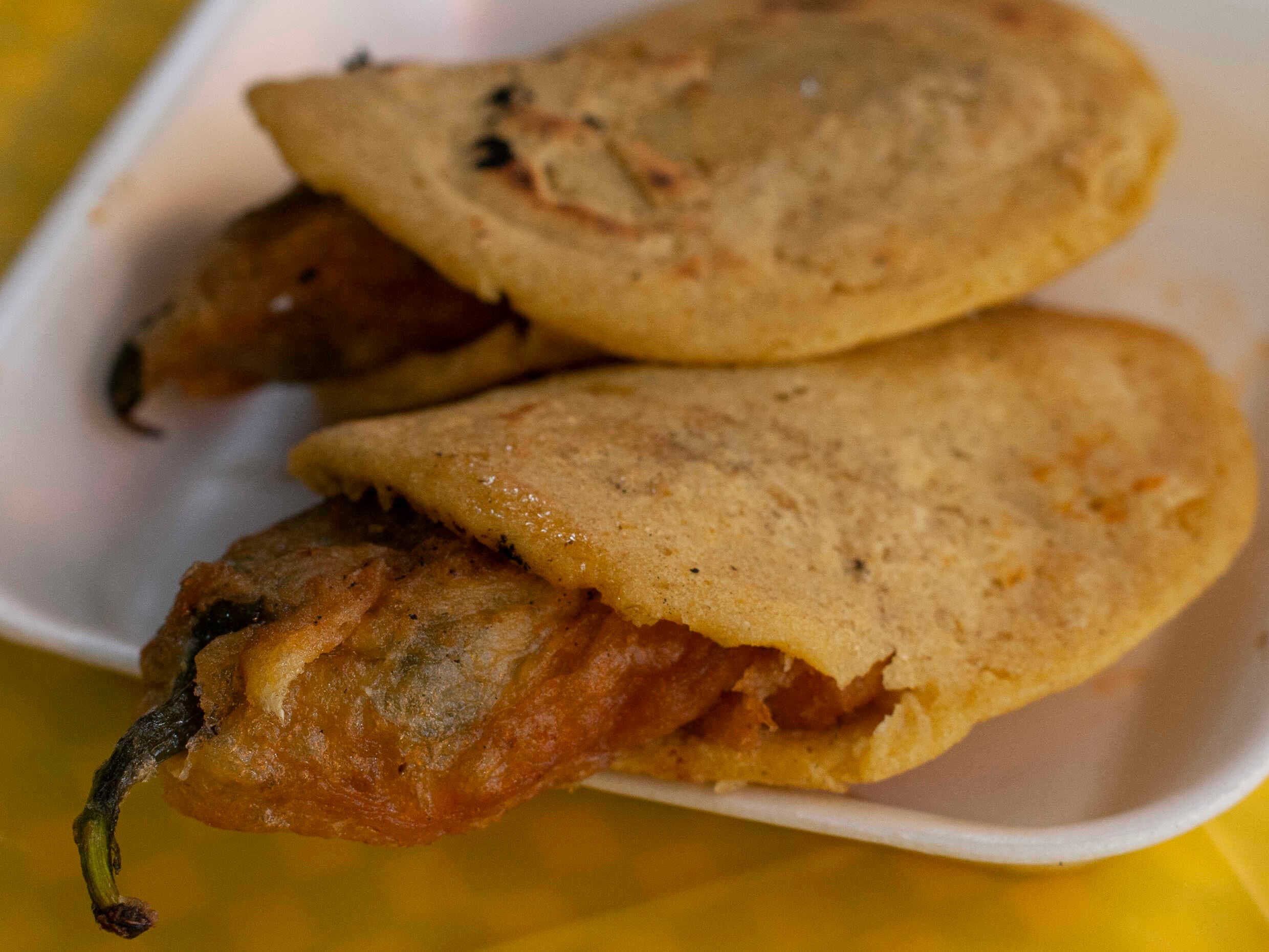 Gordita de Chilito Relleno de Queso