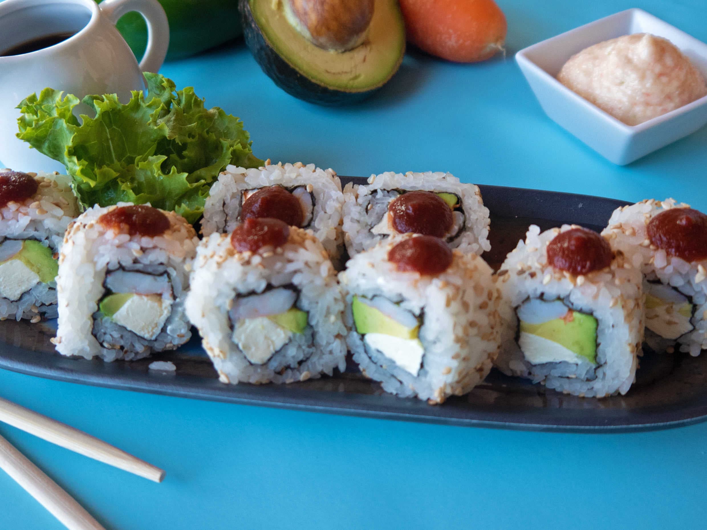 Combo Chipomaki de Salmón y Yakimeshi de Camarón🍚