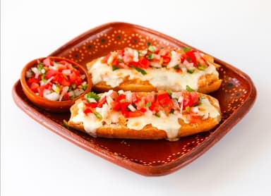 Molletes Salados