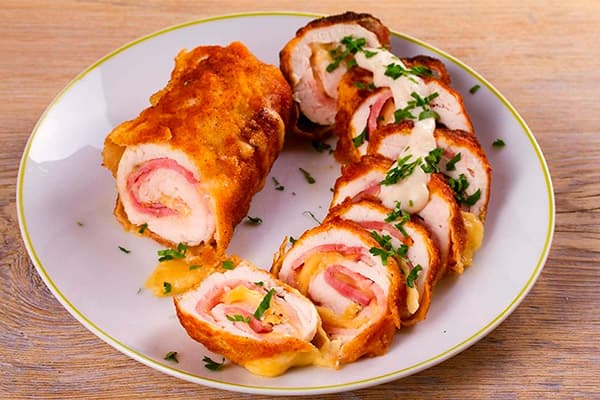 Menú Pollo Enrollado con Chaufa
