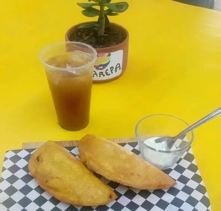 Empanada de Jamón y Quesillo