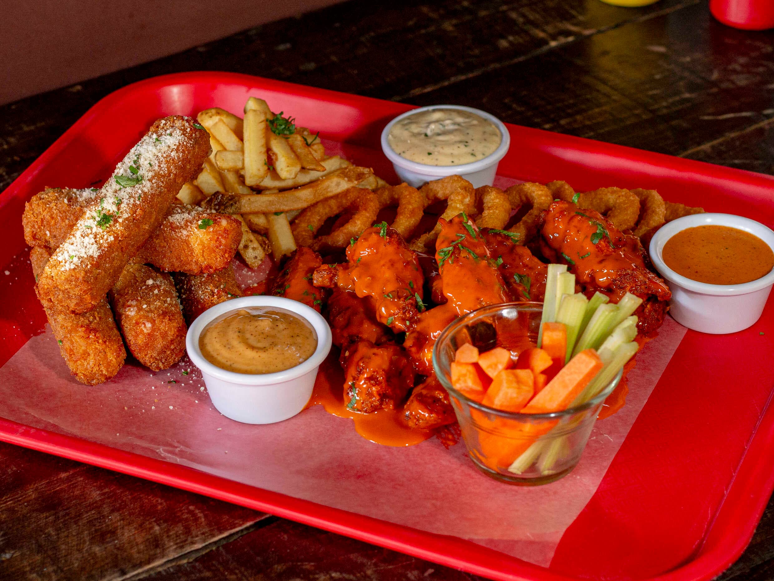 Sampler 2 Kilo de Boneless o Alitas con Snaks