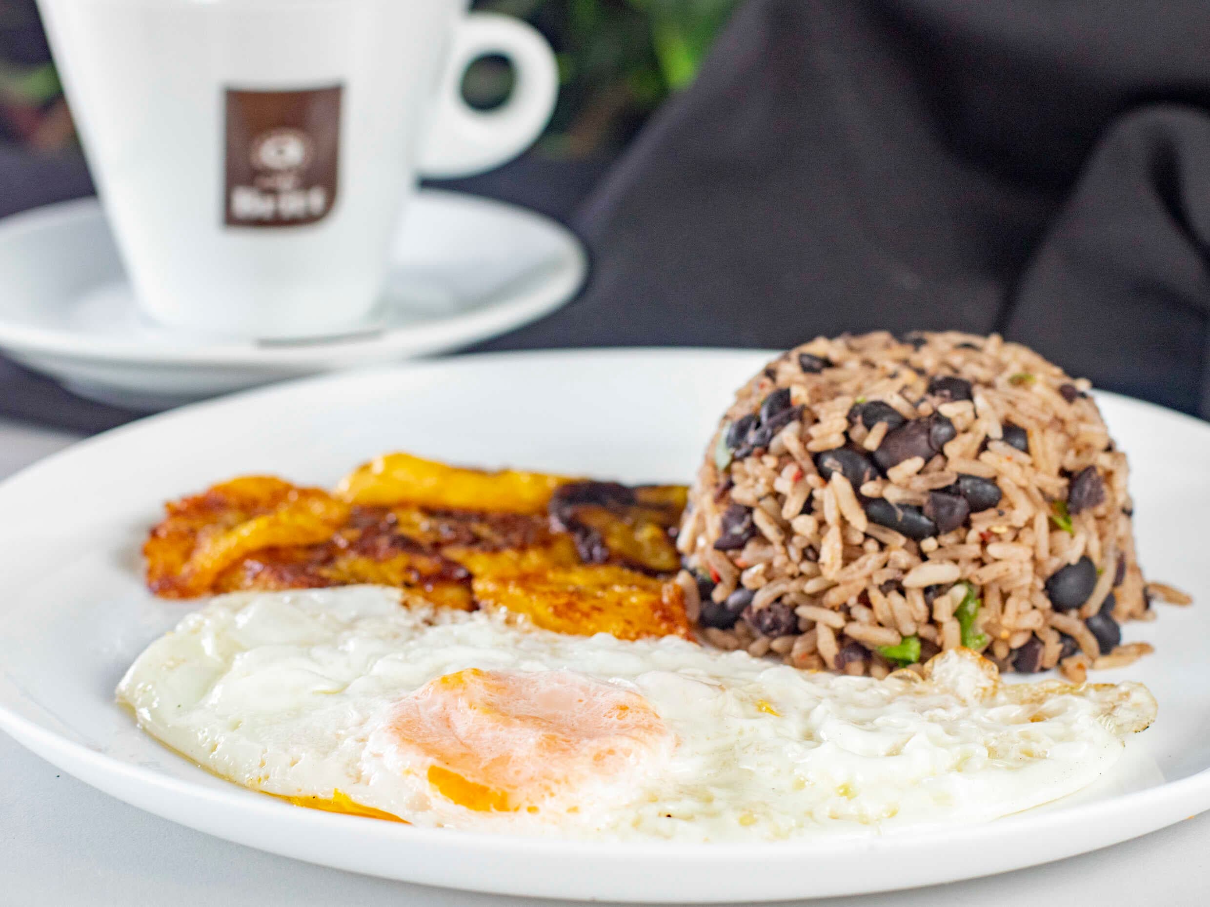 Desayuno + Jugo Naranja